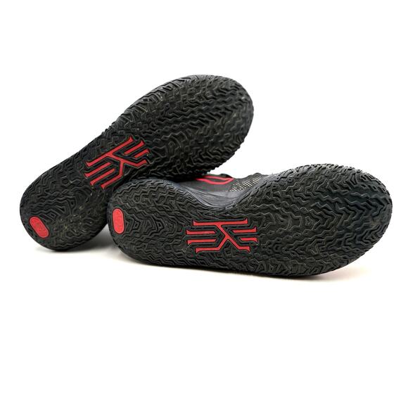Nike Kyrie 7 “Black & University Red” (CQ9326-001) – Authenticated Pre-Owned main image 4